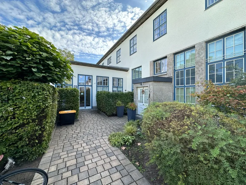 Maisonett Dachgeschoss, mit Terrasse, EBK und Tiefgarage — photo 1